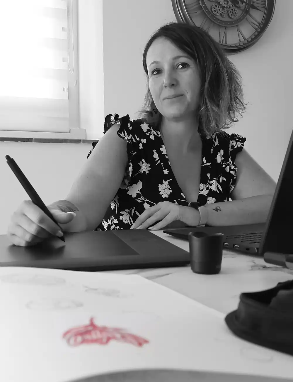 Portrait Adeline Barthès Graphiste Rousse Pivoine